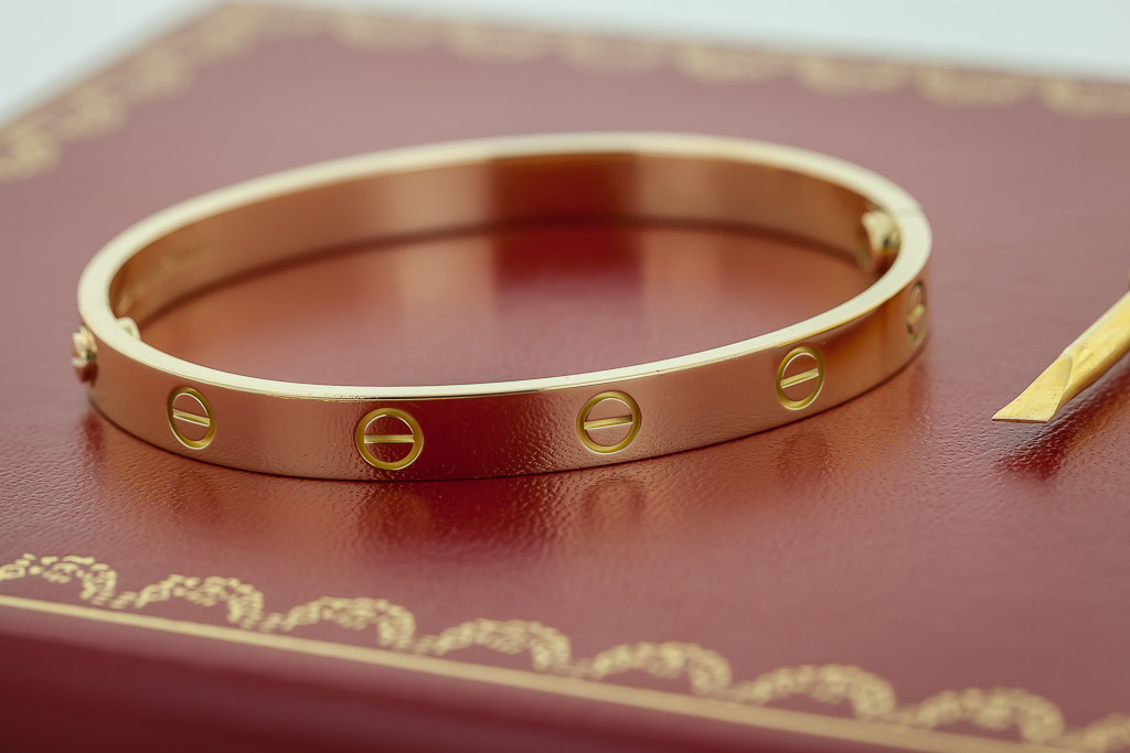 cartier love bracelet yellow gold weight